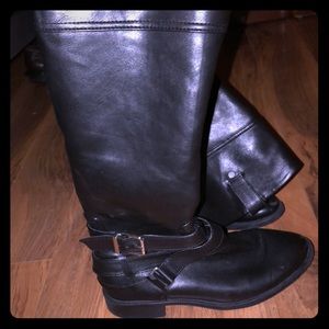 Black fashionable Boots